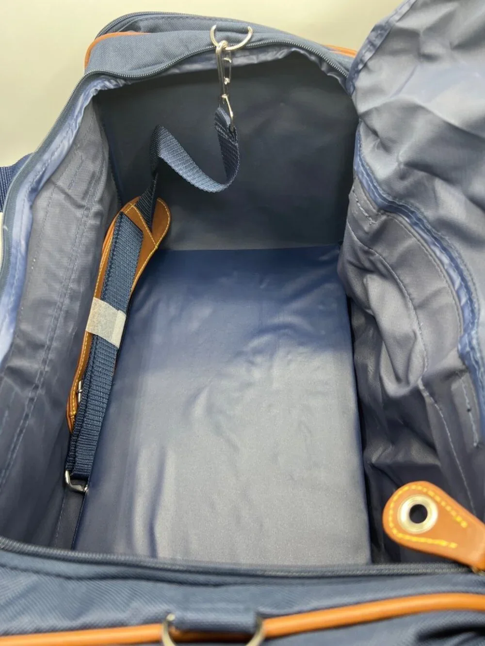 Nautica Voyage Deluxe Weekender Travel Bag Navy & Brown With Adjustable Strap